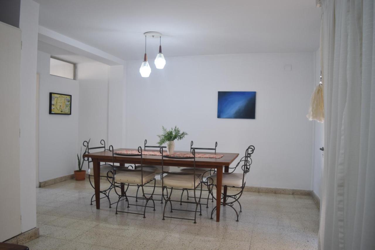 Depto. Alvear 972 Apartment *
